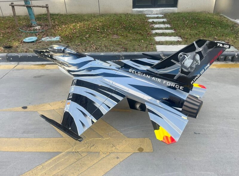 Baja F16 Vador